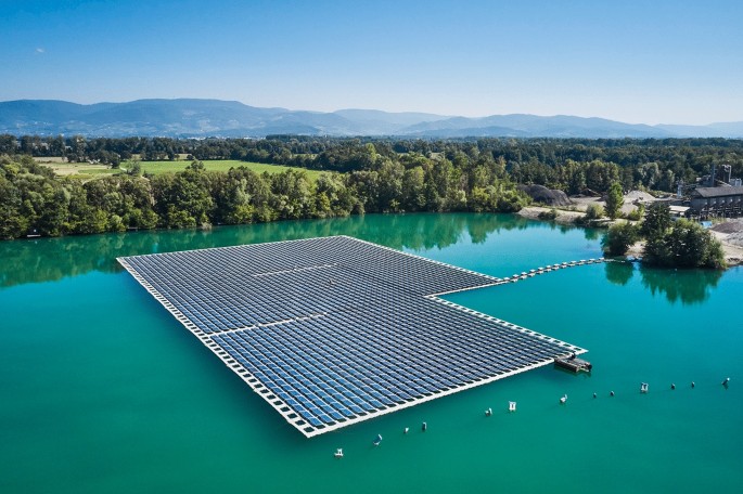 Floating Solar Gold: Singapore and China Transforming Water Bodies into Power Plants - Transforming the Landscape of Renewable Energy